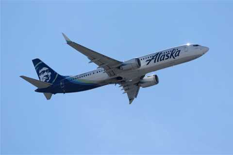 3 passengers sue Alaska Airlines after mid-flight flight incident – NBC Bay Area