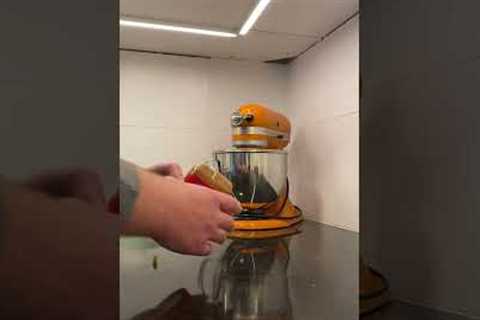 Spinning jar of peanut butter sounds just like a race car