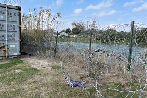 Appeals court temporarily stops feds from cutting Texas' border razor wire