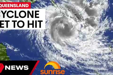 Queensland on high alert as Tropical Cyclone Jasper approaches