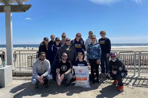 December 2 – Beach Cleanup and Holiday Shop at Hampton Beach!