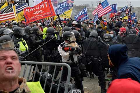 ‘Frothing’ Tampa Bay man in Capitol riot photo avoids prison sentence