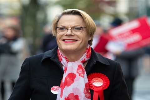 Eddie Izzard loses bid to be Labour candidate