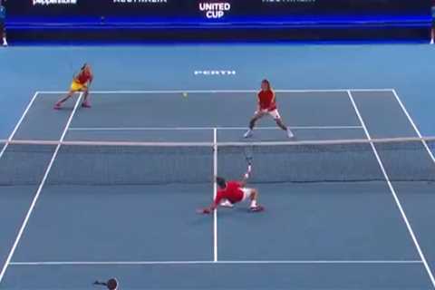 Zheng Qinwen sends ‘idol’ Novak Djokovic to ground, Serb funnily reacts