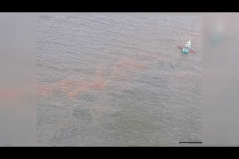 U.S. Coast Guard responds to nearly 1,000 gallon oil spill near Venice