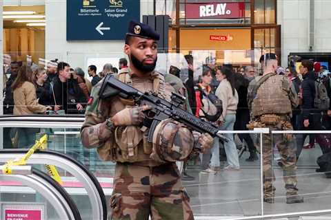 Attack in Paris: Three people stabbed at Gare de Lyon |  World News