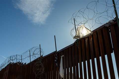 Biden and Trump visit the US-Mexico border on the same day