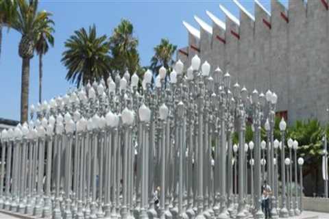 Exploring the Art Scene in Los Angeles County: Discounts for Students and Seniors