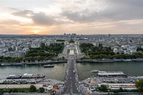 Macron promises to swim in Seine — RT World News