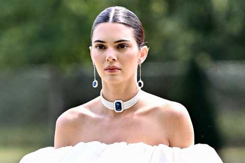 Kendall Jenner Was a Pantsless, Floating Pompom at the Jacquemus “Le Chouchou” Show