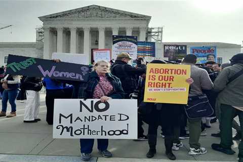 Photos from outside the U.S. Supreme Court during the abortion pill arguments • Florida Phoenix