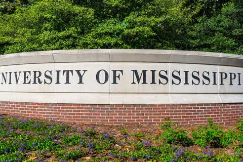 Tensions Rise at Ole Miss With Counter-Protesters