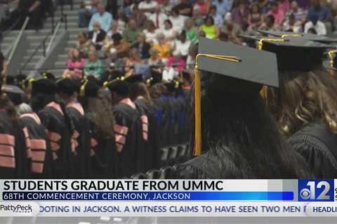 Students graduate from UMMC