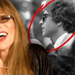 After 40 Years, Carly Simon Reveals Who She Wrote You’re So Vain About
