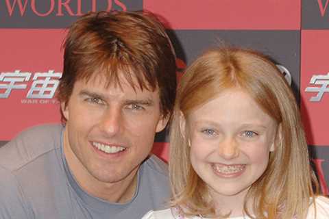 Tom Cruise Gave Dakota Fanning Her First Cellphone, She Reveals – Hollywood Life