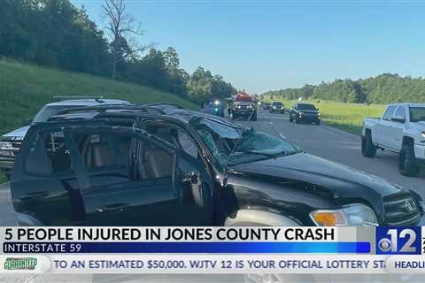 1 adult, 4 children injured in Jones County crash