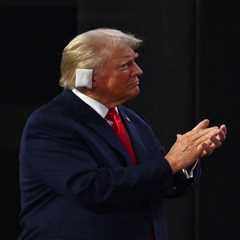 Trump appears at the Republican convention with a bandaged ear