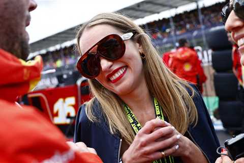 Emilia Clarke Rocks New Blonde Highlights At Formula One Grand Prix – Hollywood Life