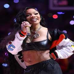 Spicy Dance at ‘Glo Bash’ Show: Fans Share Their Reactions