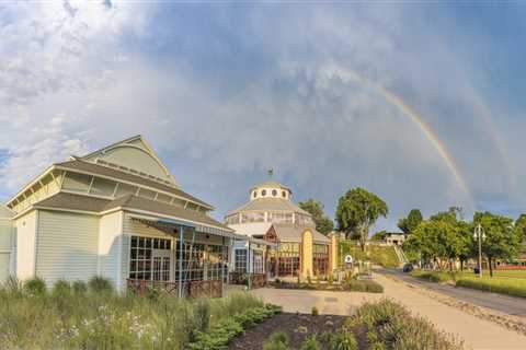 The Ultimate Guide to Attending Events in Southwestern Michigan: Tips from an Event Planning Expert