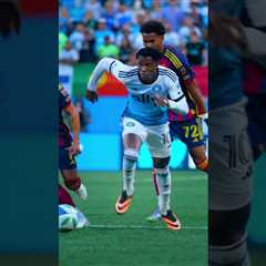 Slick footwork and smooth tekkers–𝙝𝙚’𝙨 𝙒𝙞𝙡𝙛𝙧𝙞𝙚𝙙 𝙕𝙖𝙝𝙖, 𝙙𝙪𝙙𝙚 🔥 #MLS #Zaha..