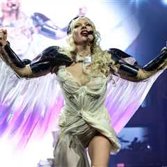 Video Music Awards Nominations Revealed – Hollywood Life
