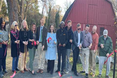 The Power of Volunteering: How to Get Involved in Community Celebrations in Southern Maryland