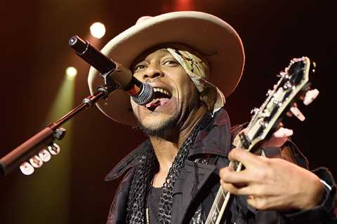 Stevie Wonder and Lauryn Hill Shine at Event