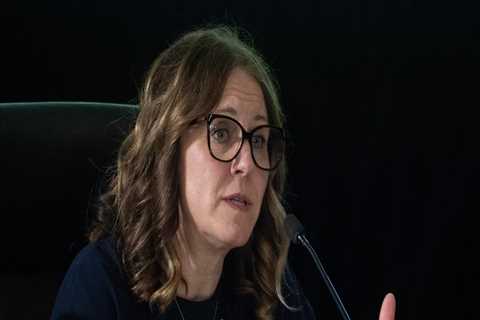 The Digital Revolution: How Mobile Technology is Changing Election Campaigns in Mobile County,..