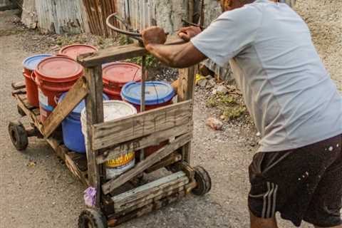 Women in Jamaica are opening eyes with climate photography